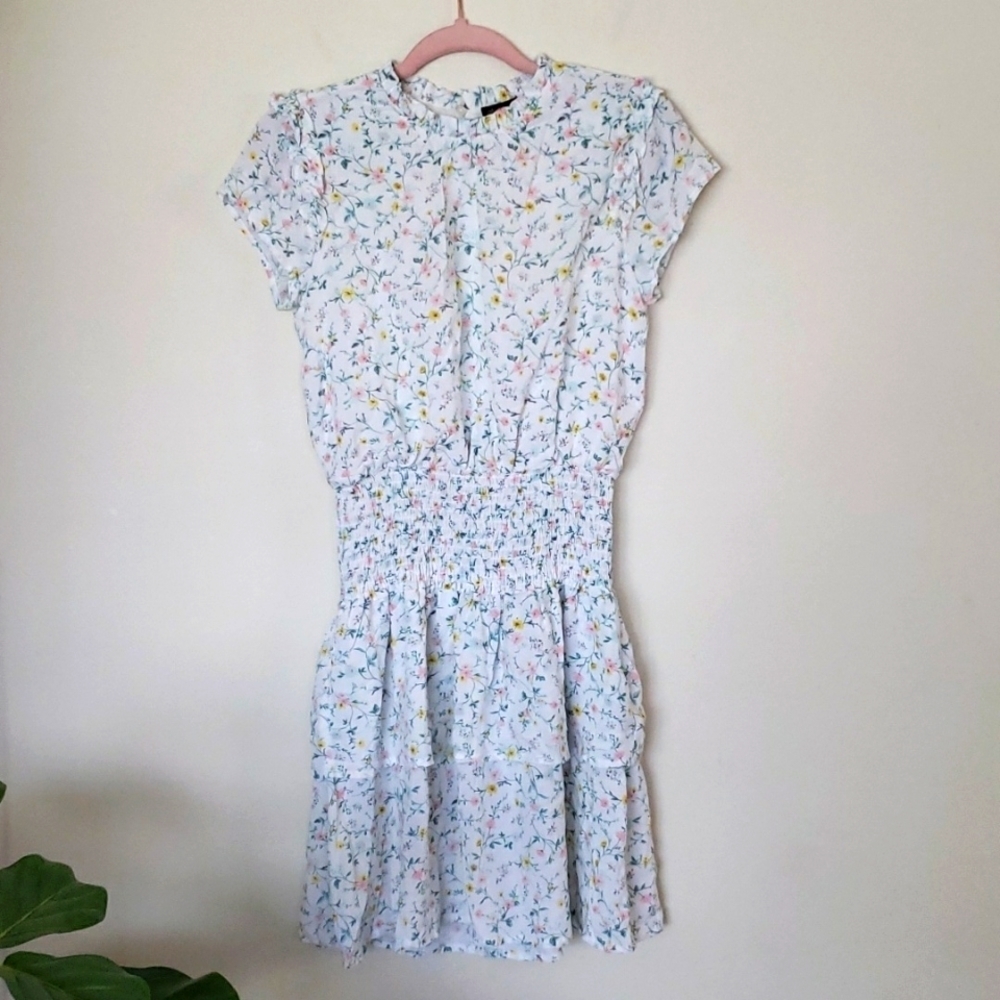 Gibson white ditsy floral smocked waist tiered dress, women's size XXS.